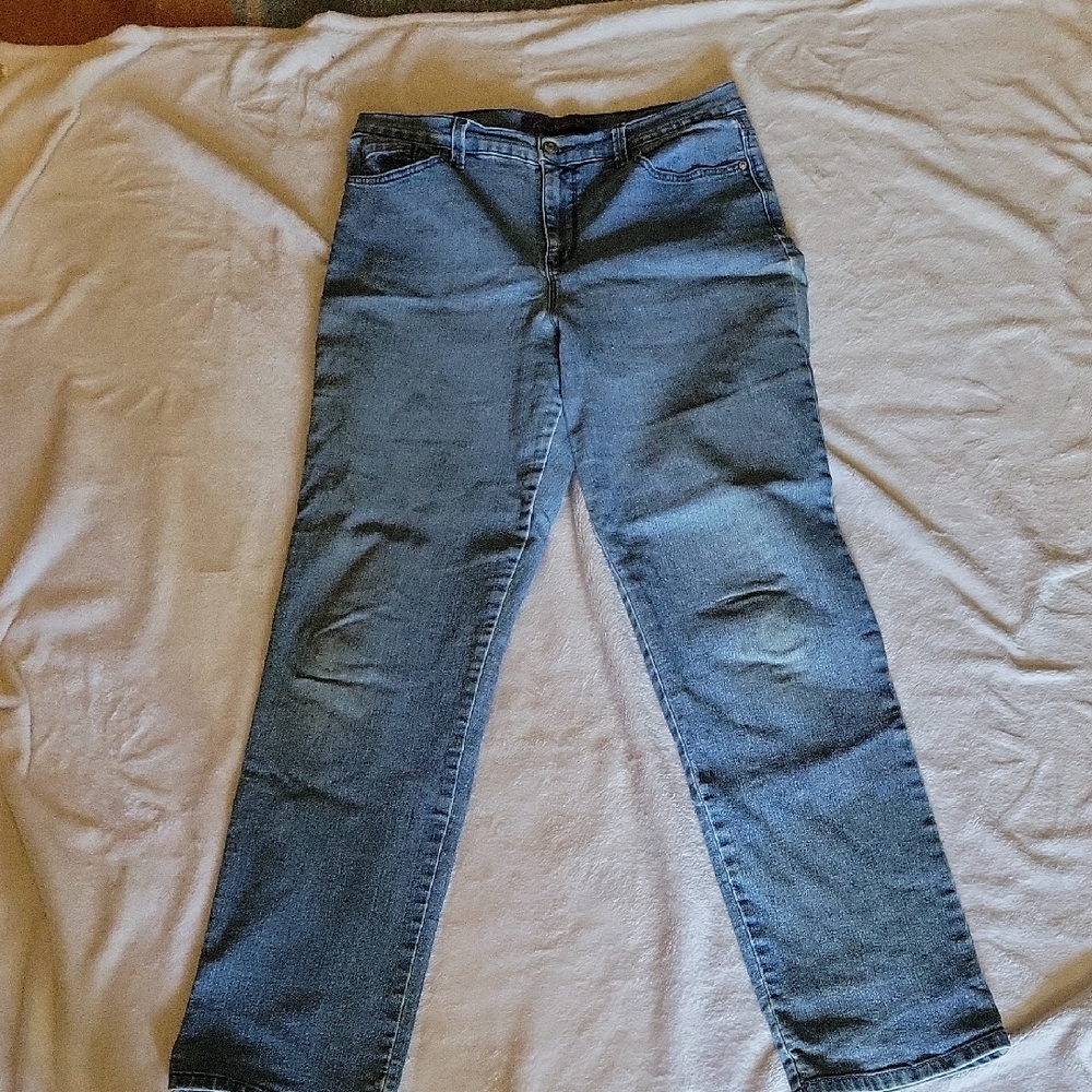 Gloria Vanderbilt Boot Cut Jeans in Medium Blue Wash